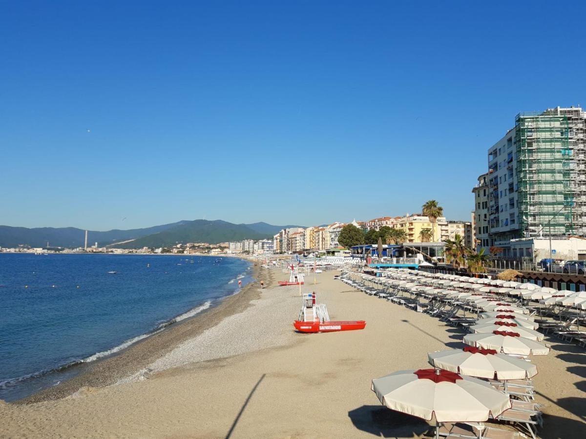 La Casa Del Mare Apartment Savona Exterior photo