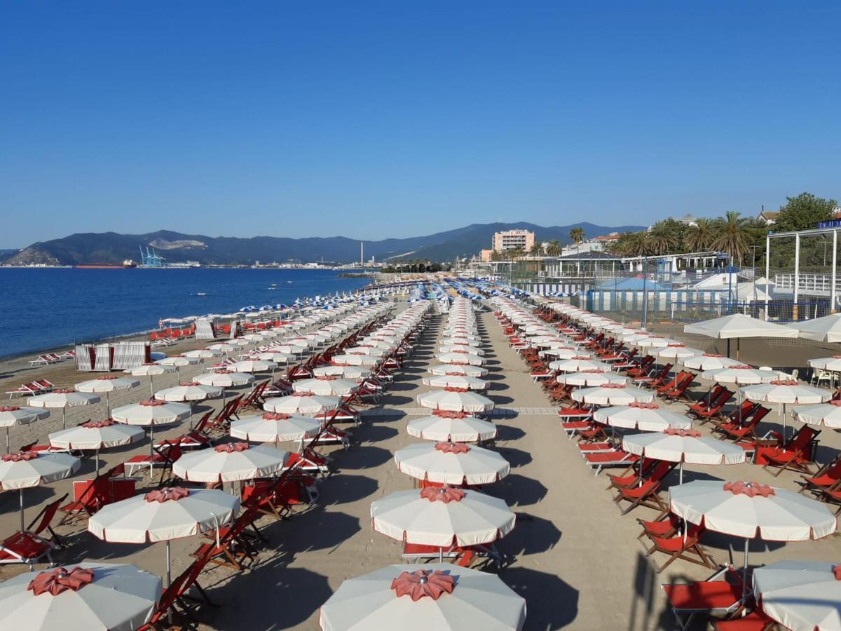 La Casa Del Mare Apartment Savona Exterior photo